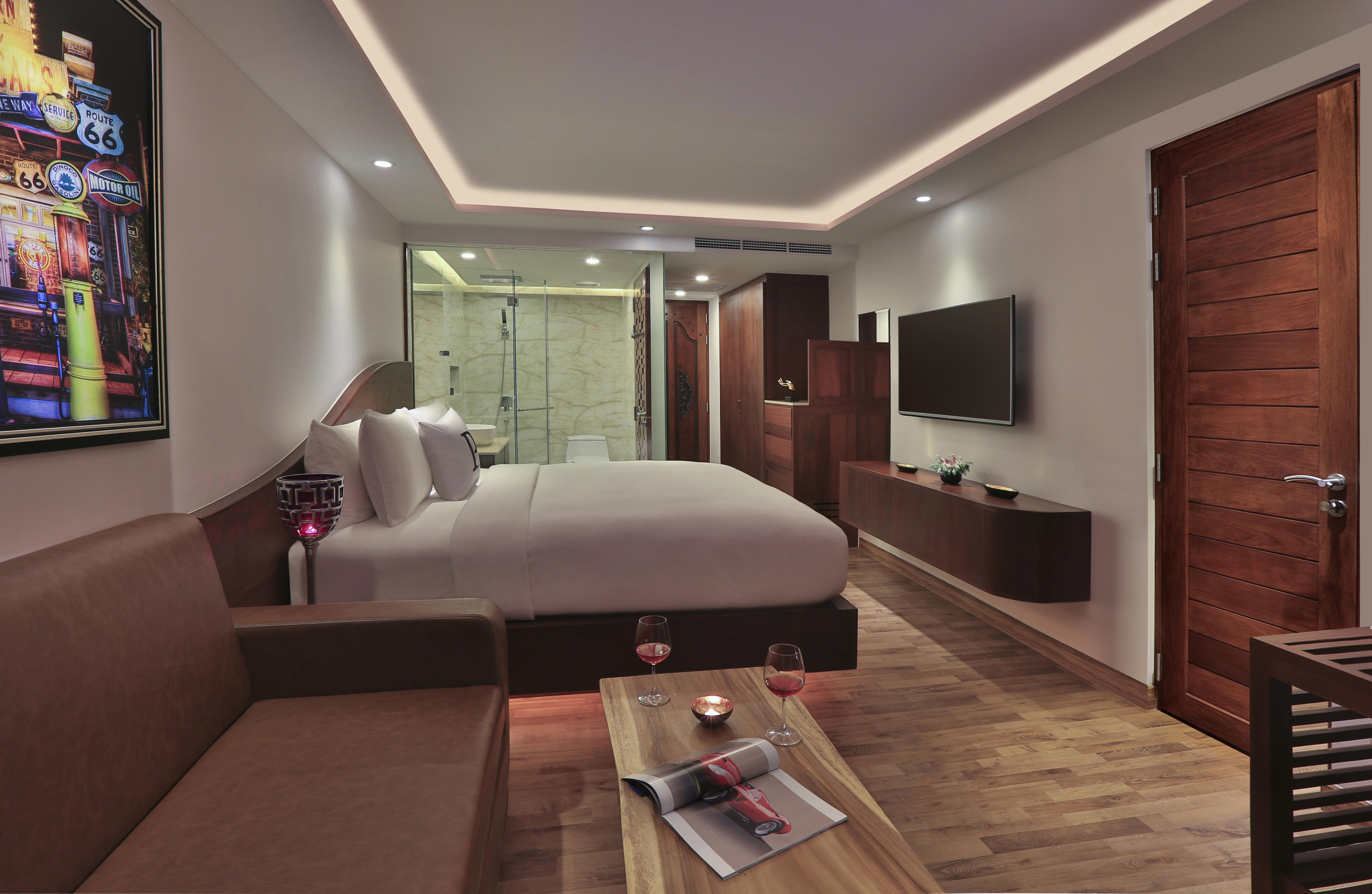 The Privilege Hotel Ezra Beach Club Bangrak Plajı Dış mekan fotoğraf