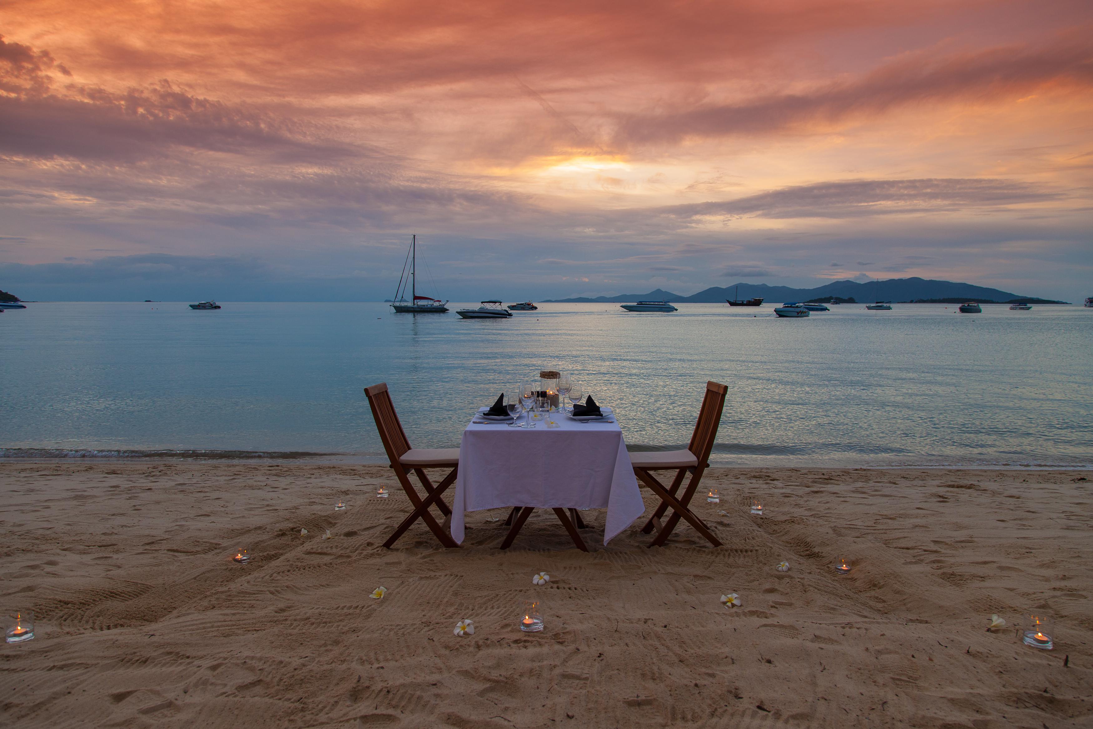 The Privilege Hotel Ezra Beach Club Bangrak Plajı Dış mekan fotoğraf