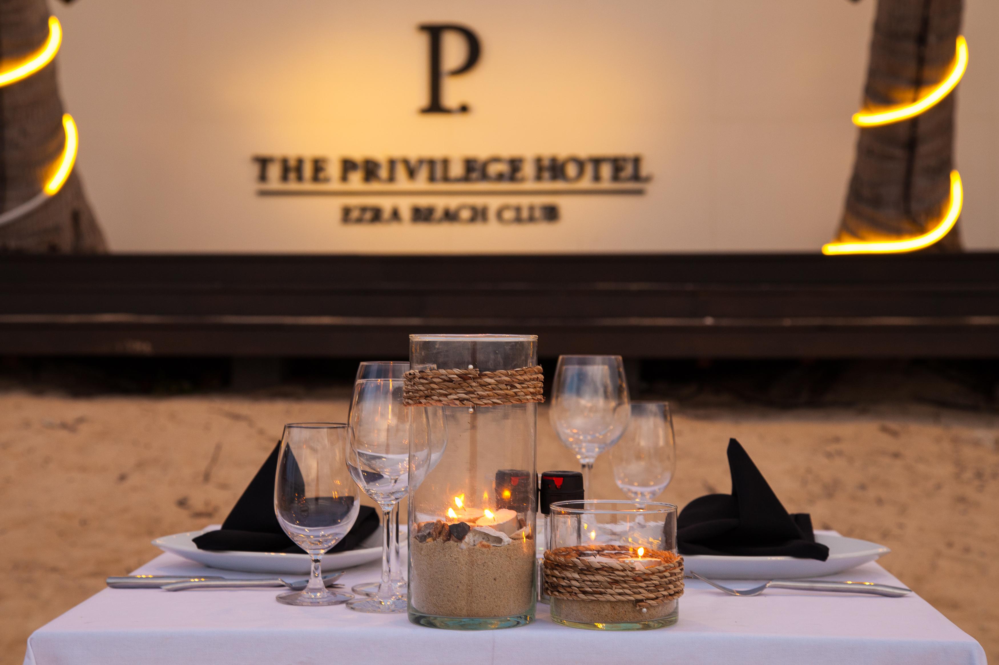 The Privilege Hotel Ezra Beach Club Bangrak Plajı Dış mekan fotoğraf